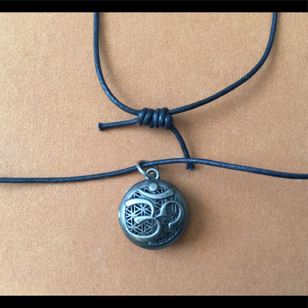 Zen Inspired Locket - Picture 5 of 6